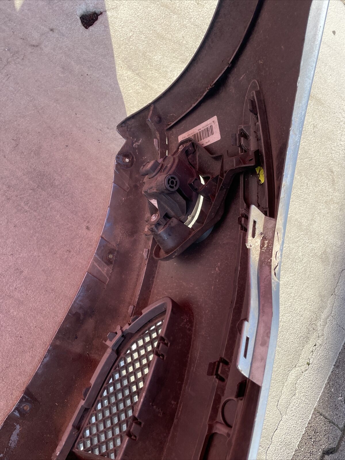 BMW E87 E81 Stoßstange VORNE mit GITTER NEBELSCHEINWERFER ZIERGITTER LEISTE