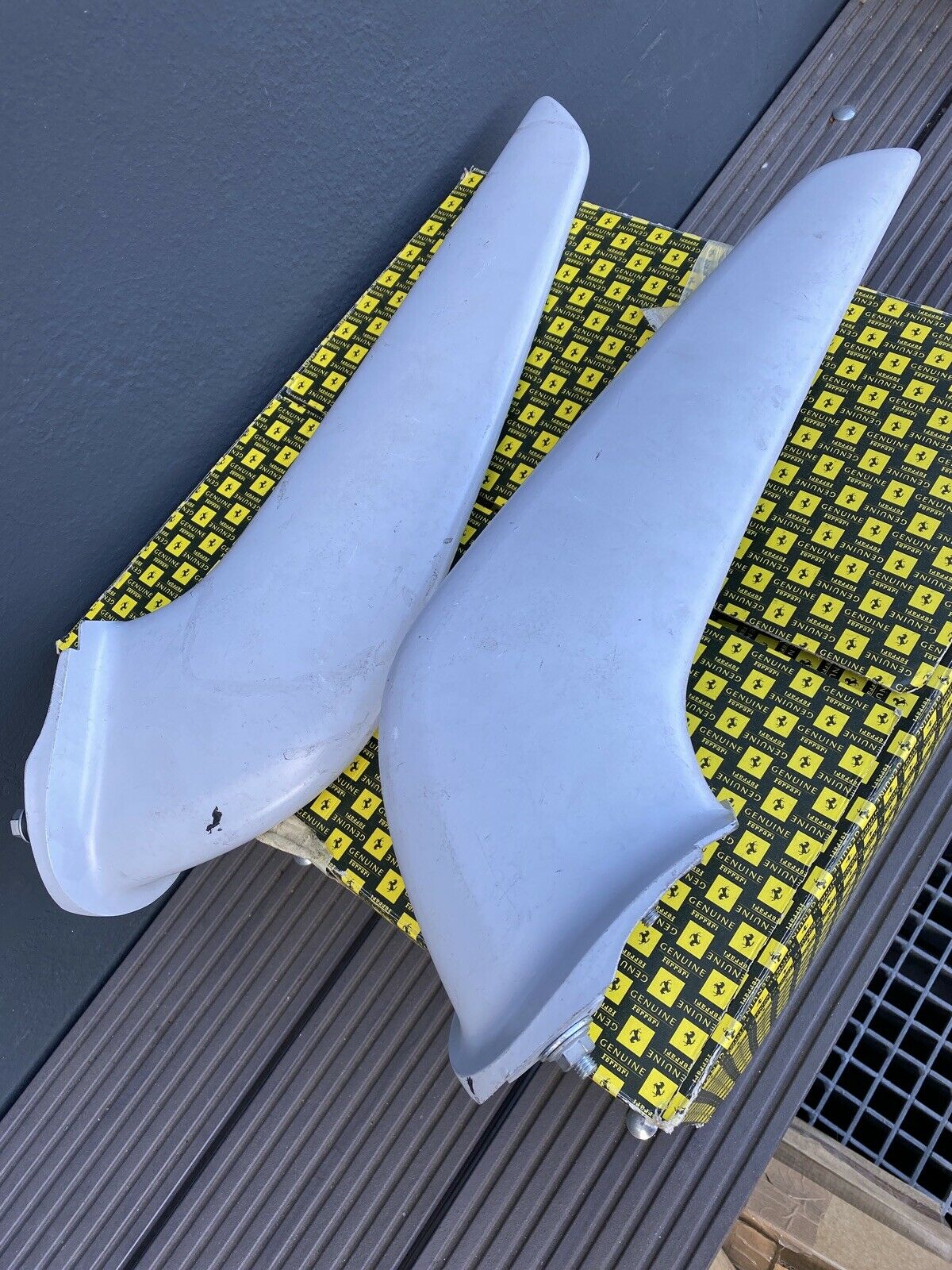 ORIG. PAAR FERRARI 458 ITALIA SPOILER FLAPS f Stoßstange VORNE 81761910 NEUTEIL