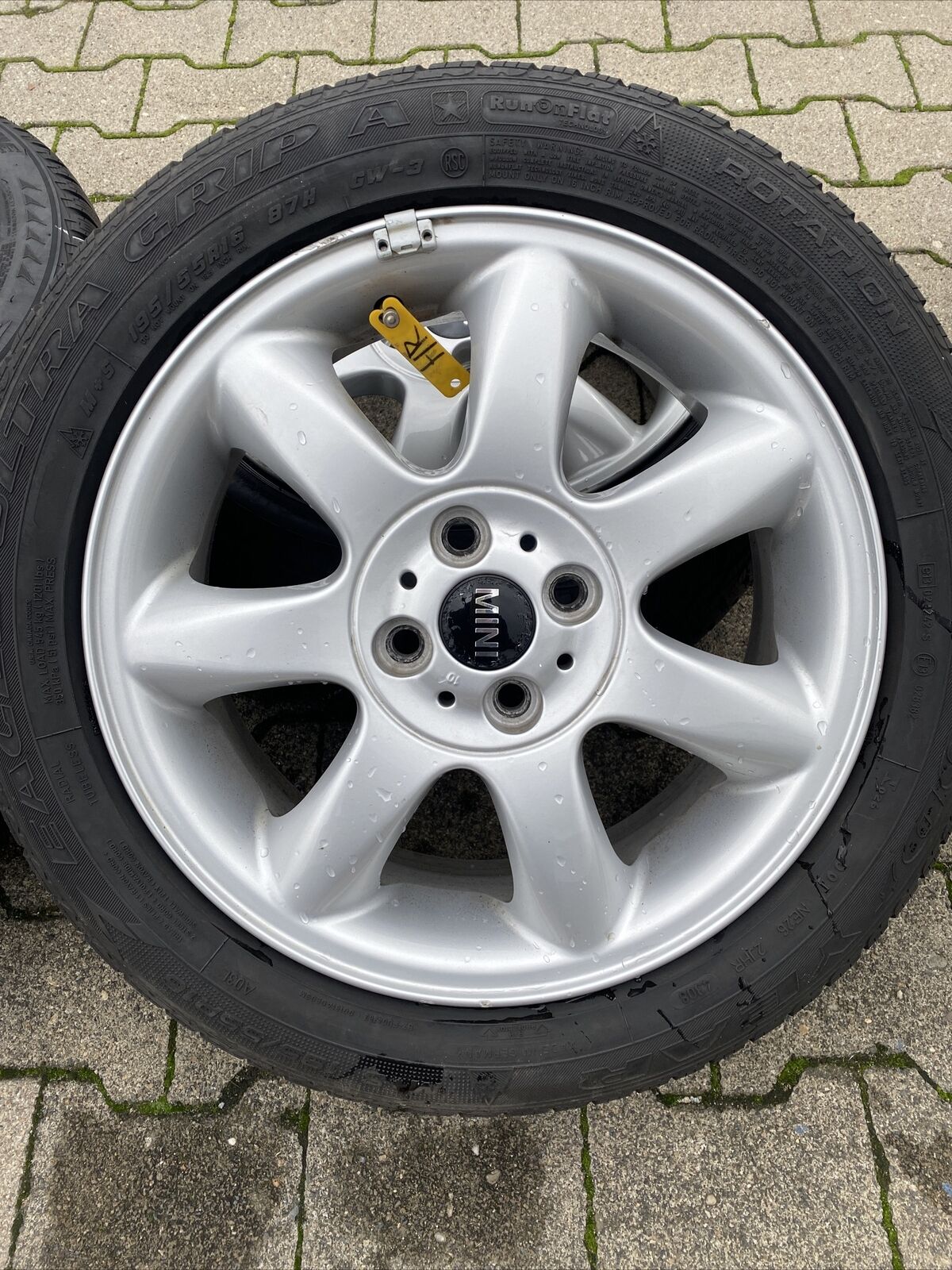 MINI COOPER R56 R50 ALUFELGEN Spoke 94 WINTERREIFEN RSC 195 55 R16 87H 6775684