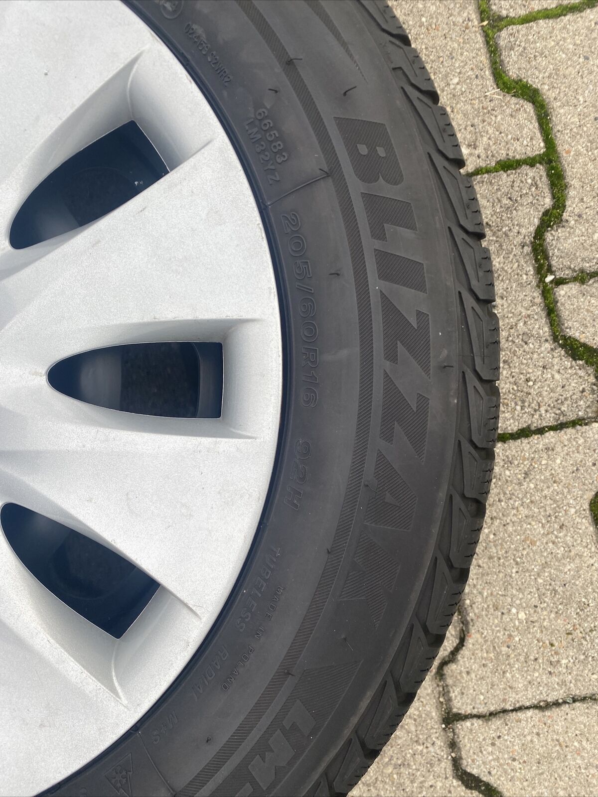 BMW F30 F31 Bridgestone RSC Winterreifen RDCI SENSOREN 205 60 R16 92H RADKAPPEN