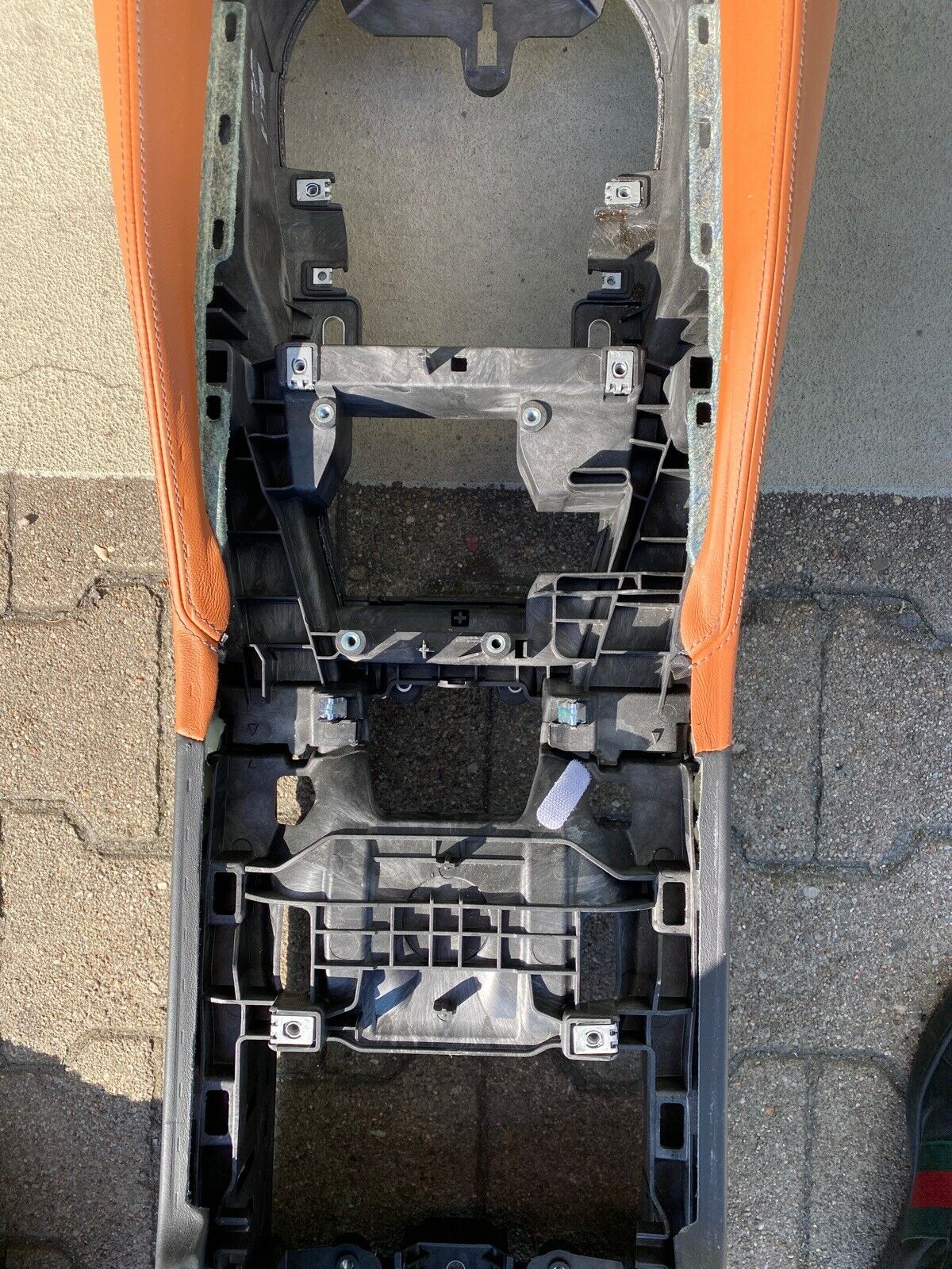 BMW G30 G31 F90 M5 MITTELKONSOLE LEDER Schwarz Aragonbraun Mittelkonsole