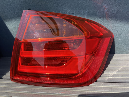 Original BMW F30 LIMOUSINE Vorfacelift Heckleuchte Rückleuchte RECHTS 7259894
