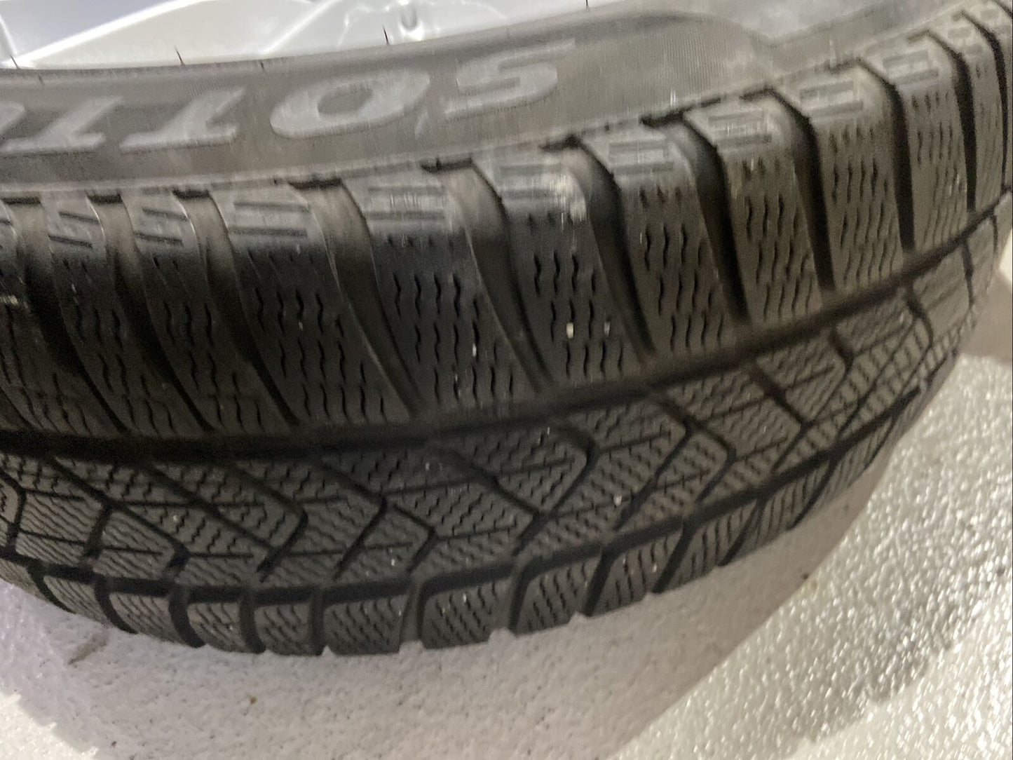 ORIGINAL BMW G30 G31 Styling 618 Alufelgen 6868217 WINTERREIFEN PIRELLI RSC RDCI