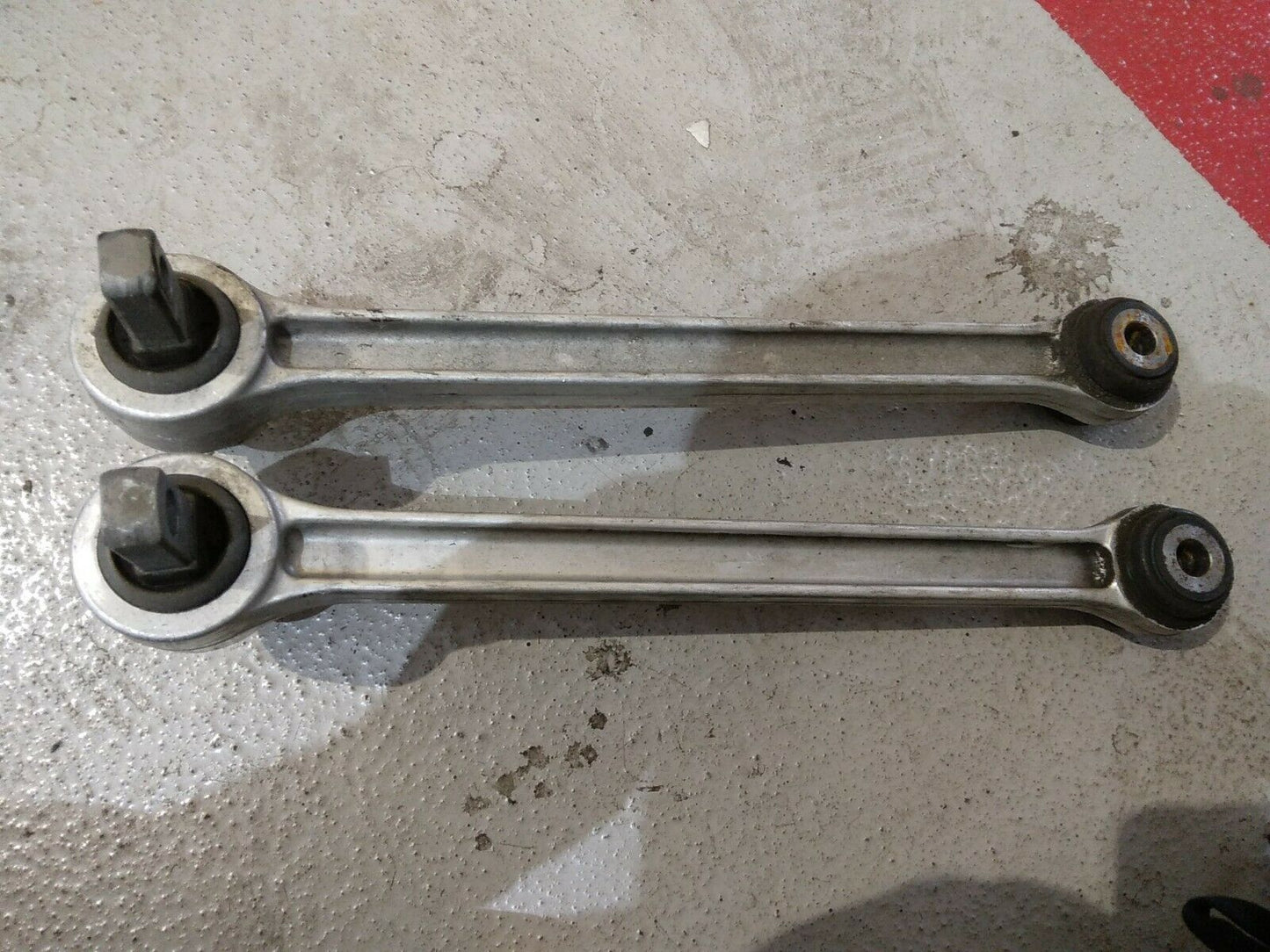 Ferrari 458 Italia FF California F12 Hinten Rechts Links Unten Querlenker 260882