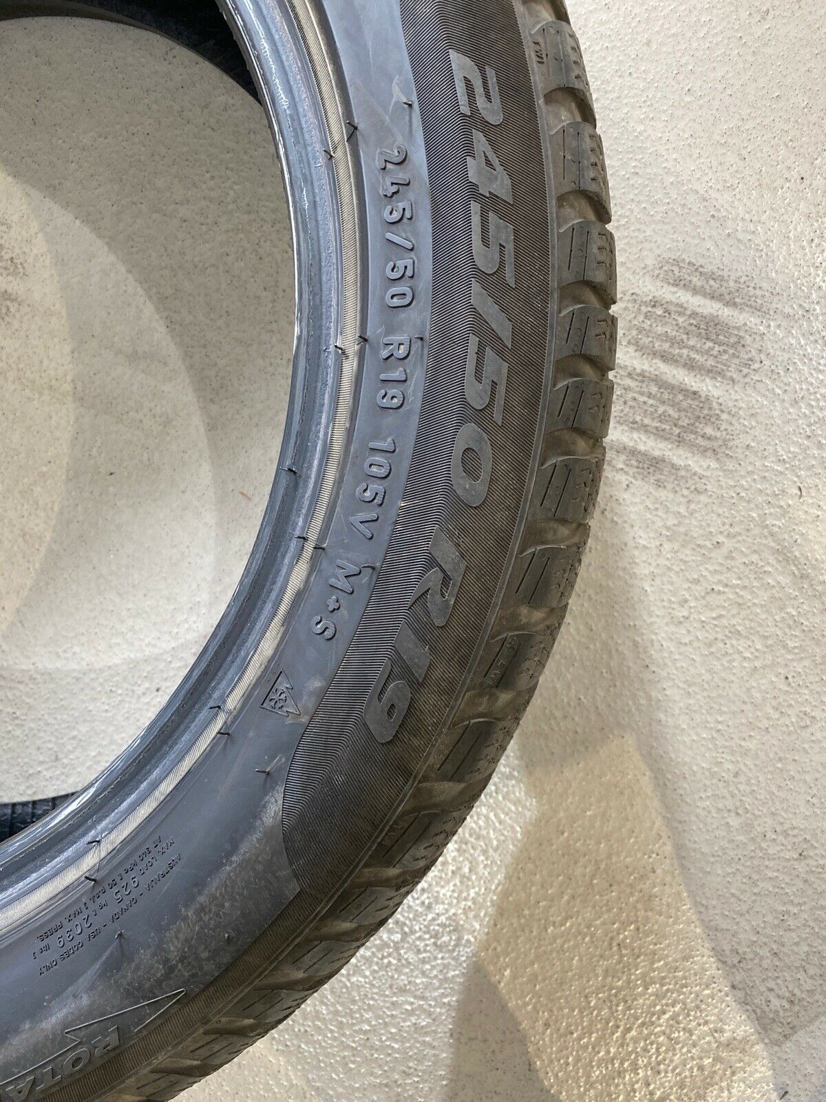 1x BMW 245 50 R19 105V RSC RUNFLAT Winterreifen PIRELLI SOTTOZERO 3 DOT5017