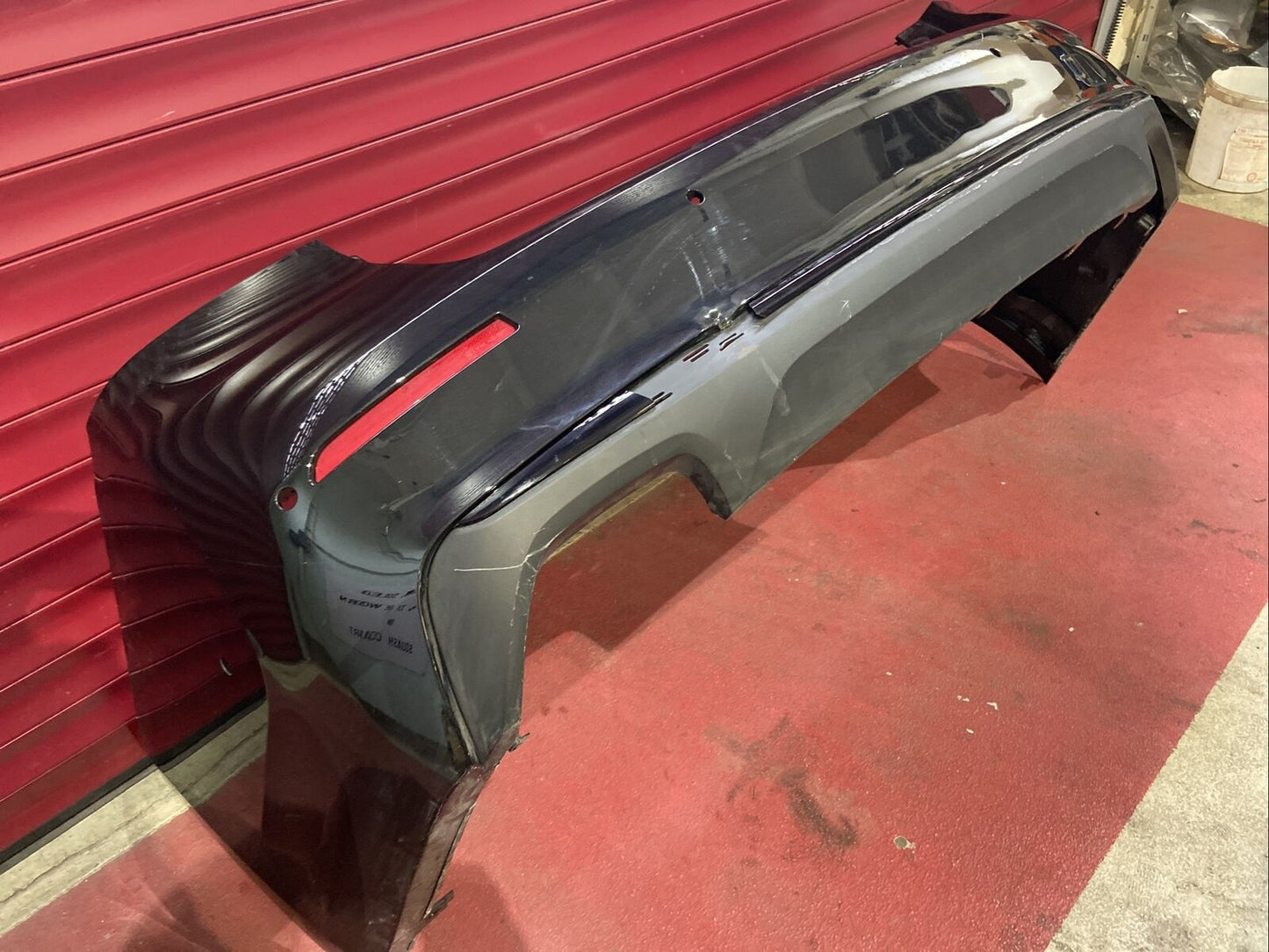 BMW G30 LCI Stoßstange hinten 9498613 inkl 3x Führung links rechts mitte
