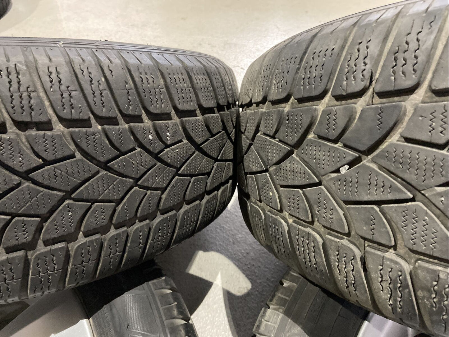 BMW F10 F11 Styling 327 Alufelgen WINTERREIFEN DUNLOP 225 55 R17 97H RSC 6790172