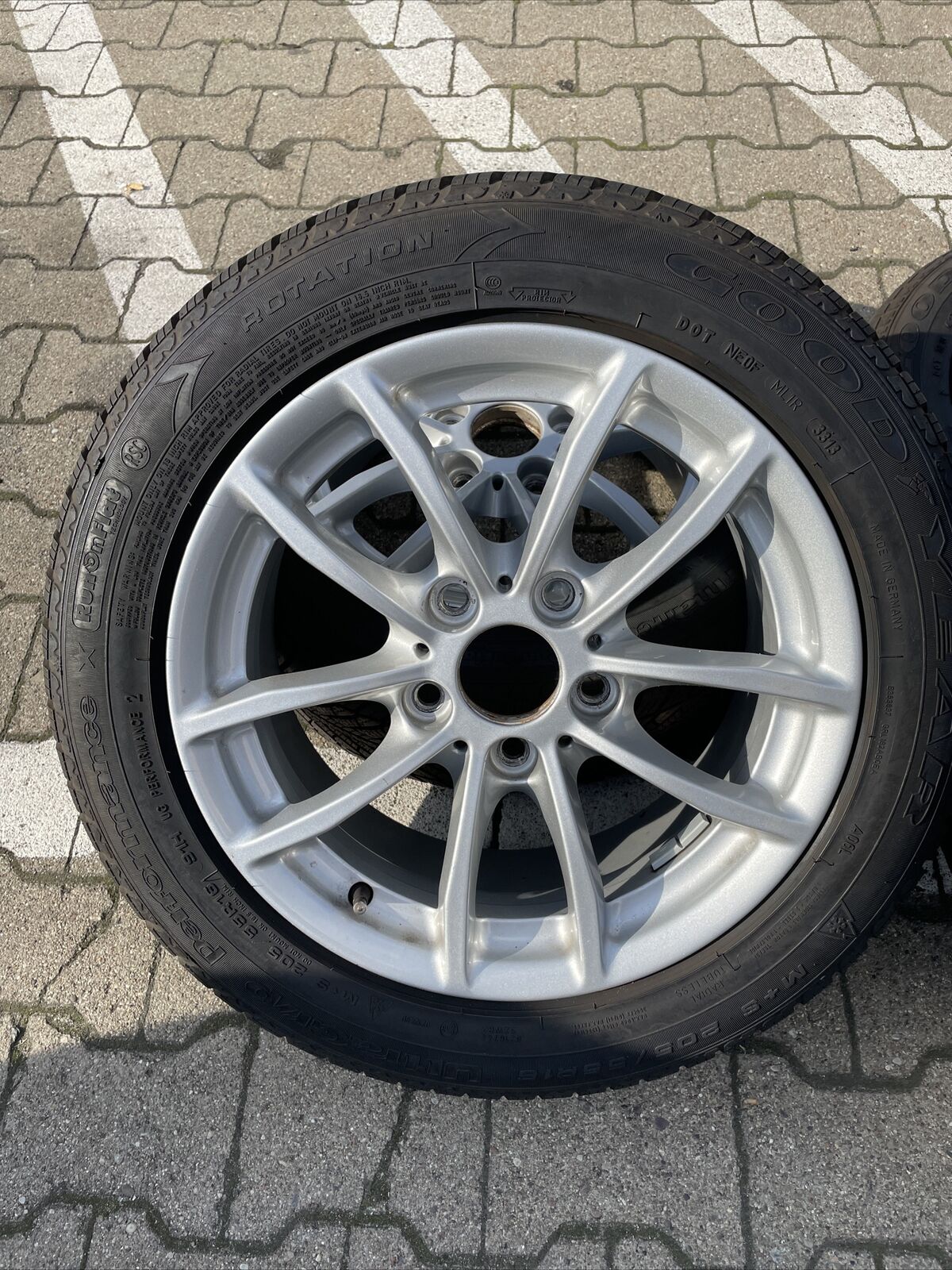 BMW F20 F21 F22 V Speiche 378 ALUFELGEN 205 55 R16 91H Winterreifen RSC 6796202