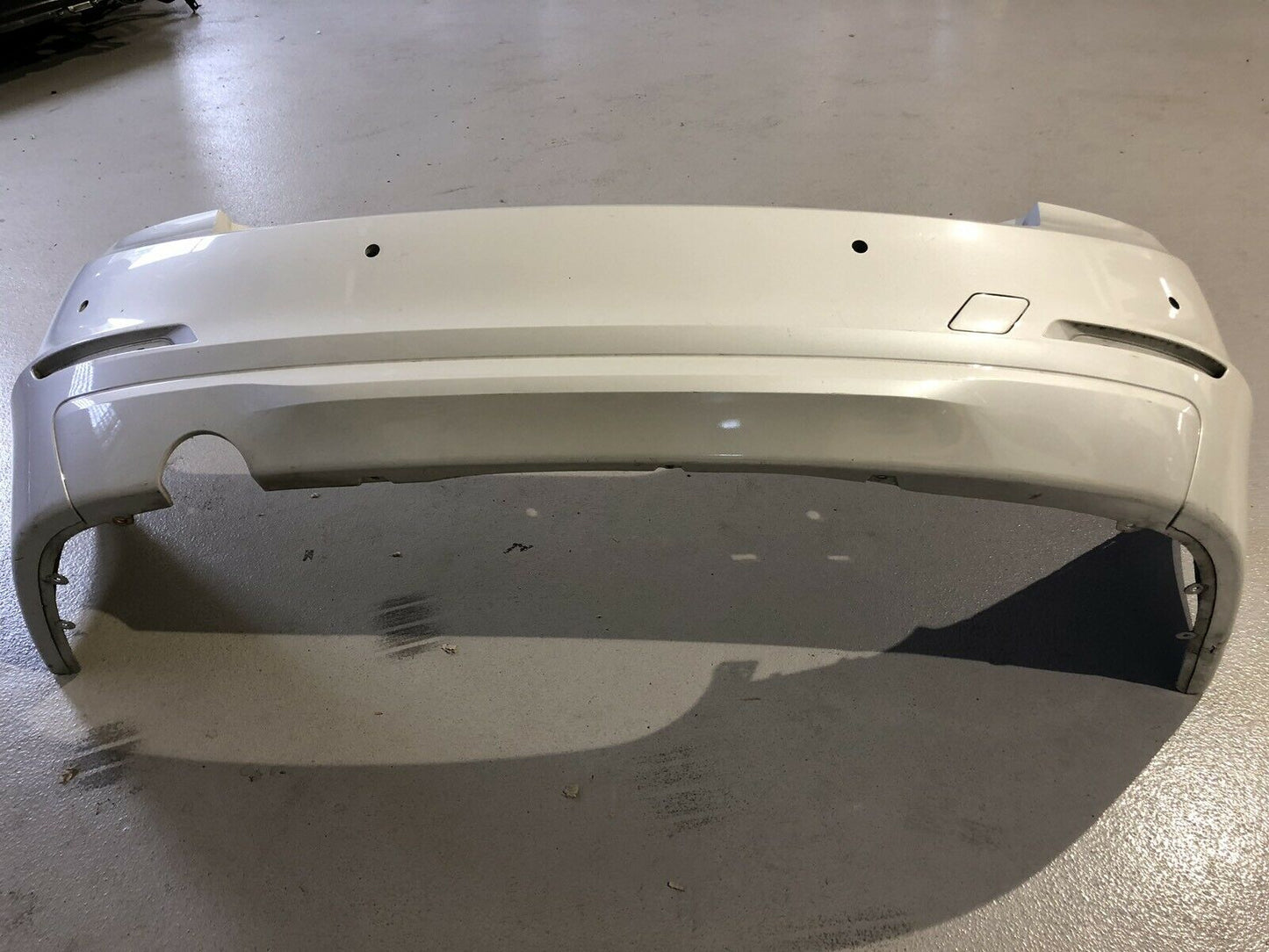 ORIGINAL BMW F30 Stoßstange VORFACELIFT Limousine BASIS mit PDC Mineralweiss
