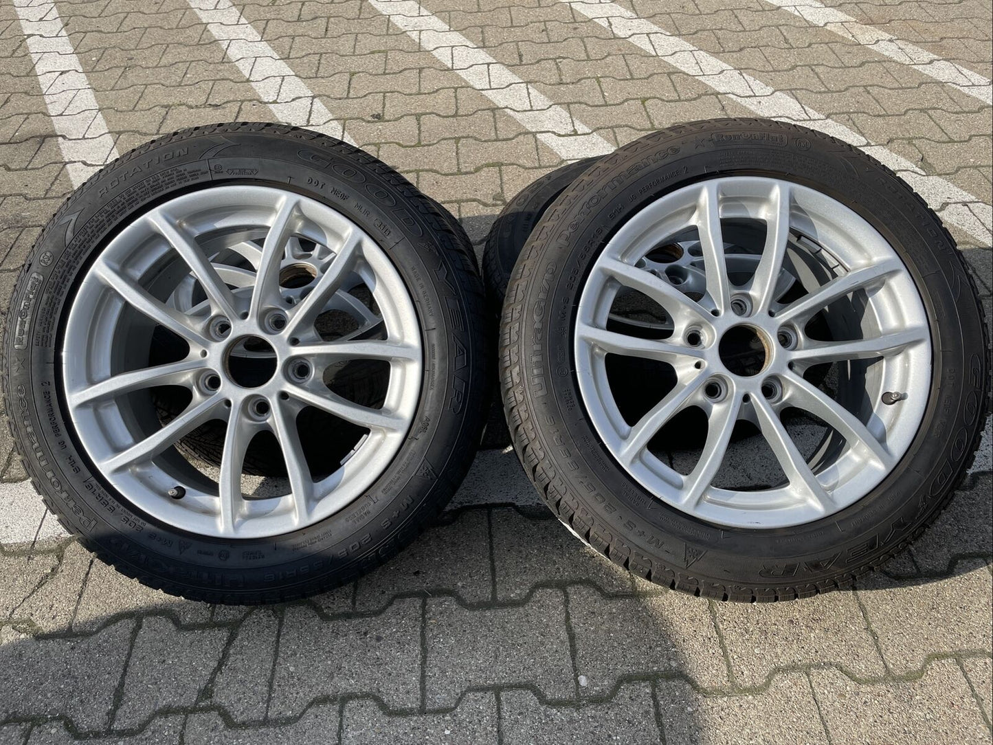 BMW F20 F21 F22 V Speiche 378 ALUFELGEN 205 55 R16 91H Winterreifen RSC 6796202