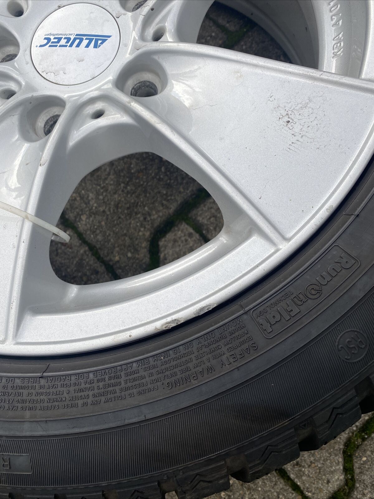 BMW E90 E91 E92 Alufelgen DUNLOP 205 55 R16 91H WINTERREIFEN RSC ALUTEC KBA47013