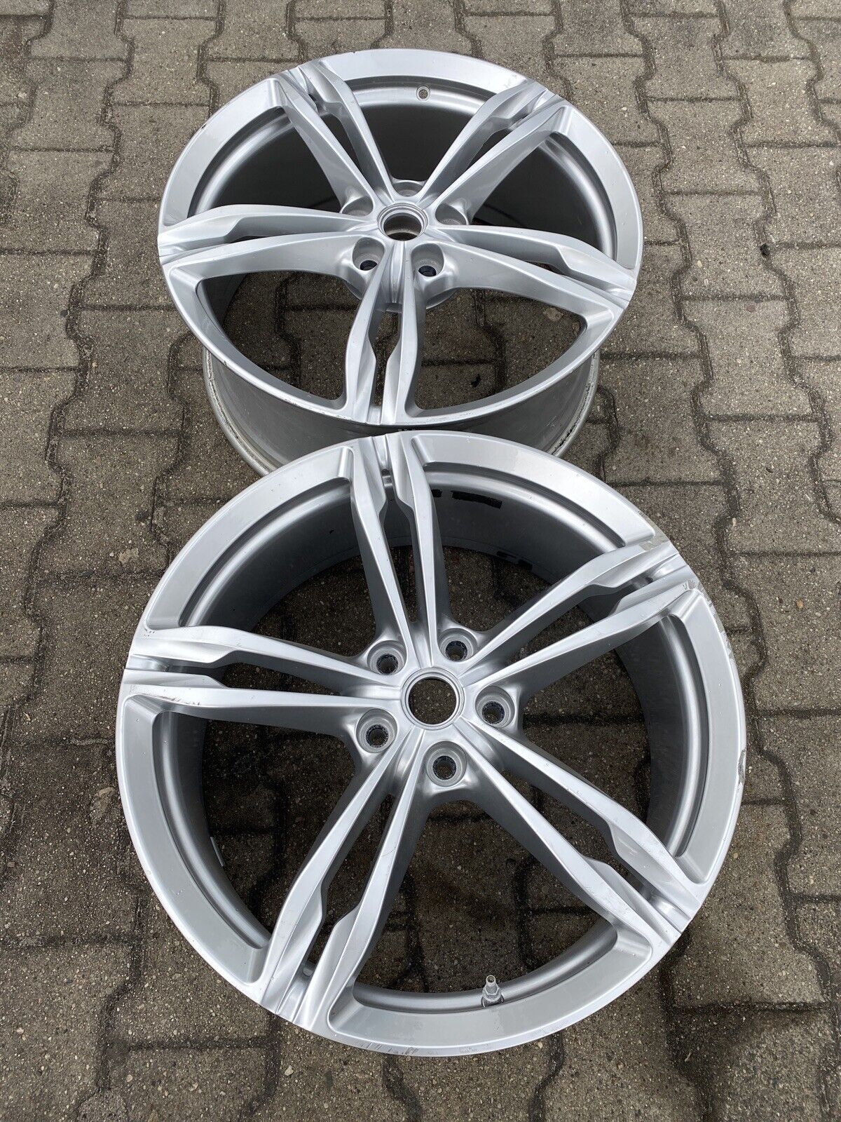 2x ORIGINAL FERRARI 8.5J x 20 ALUFELGEN 328456 VORDERACHSE GTC4 LUSSO 328868