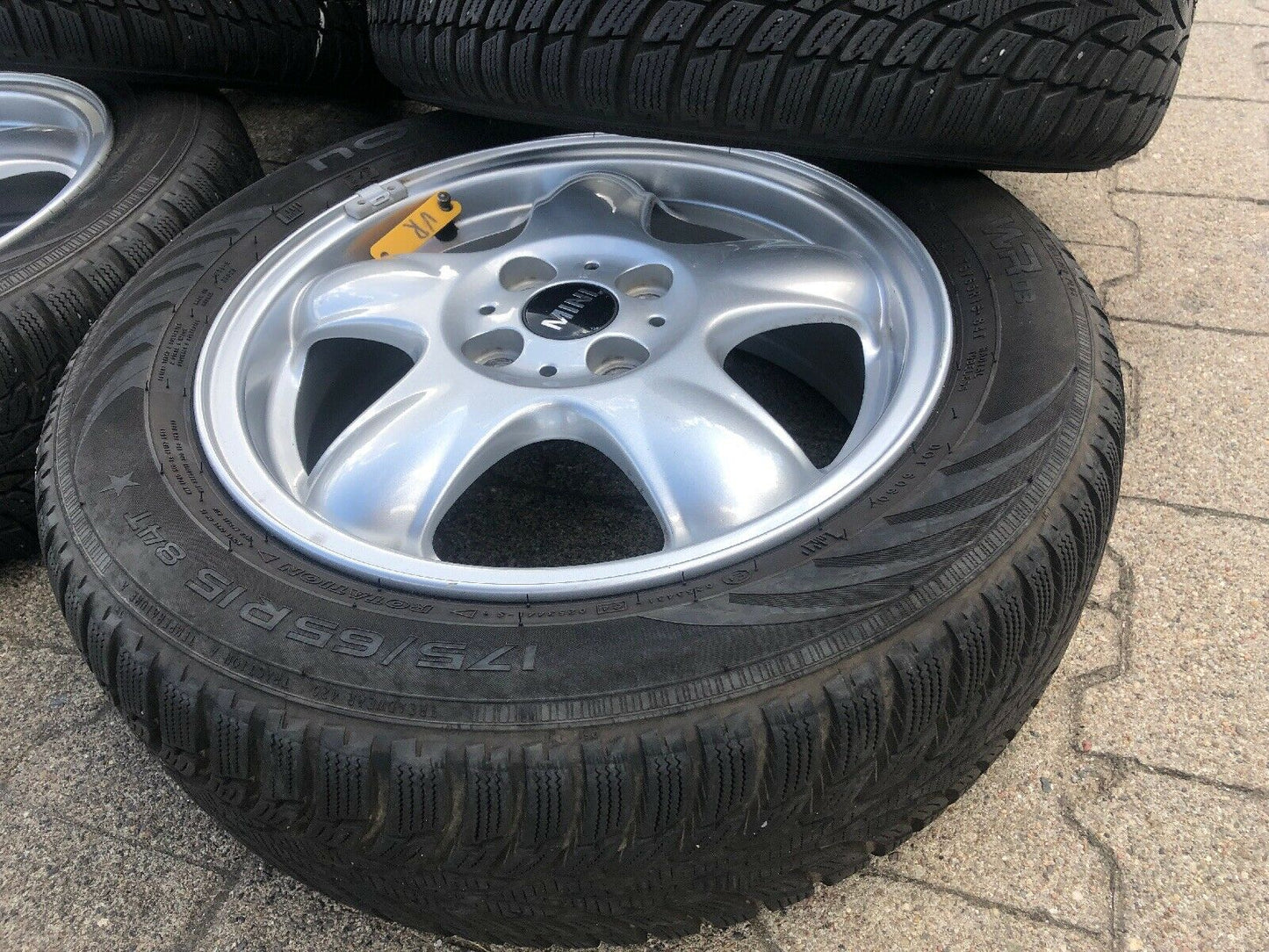 ORIG MINI COOPER R56 R50 Alufelgen 5 Star Winterreifen 175 65 R15 84T TN 6768498