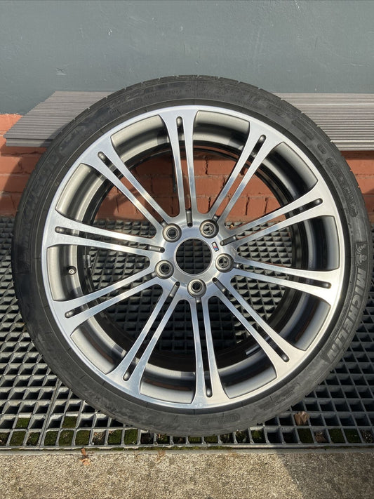 1x BMW E92 E93 E90 M3 M220 ALUFELGE 245 35 ZR19 93Y MICHELIN 8.5J 2283555 IS29