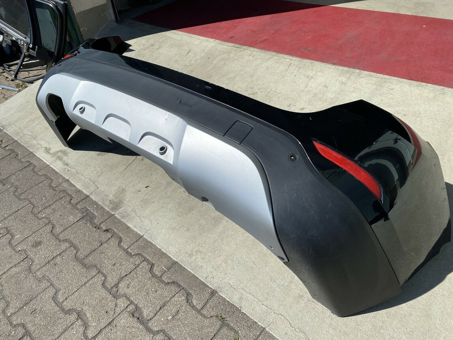 ORIGINAL BMW X1 E84 LCI FACELIFT Stoßstange Hinten PDC Löcher