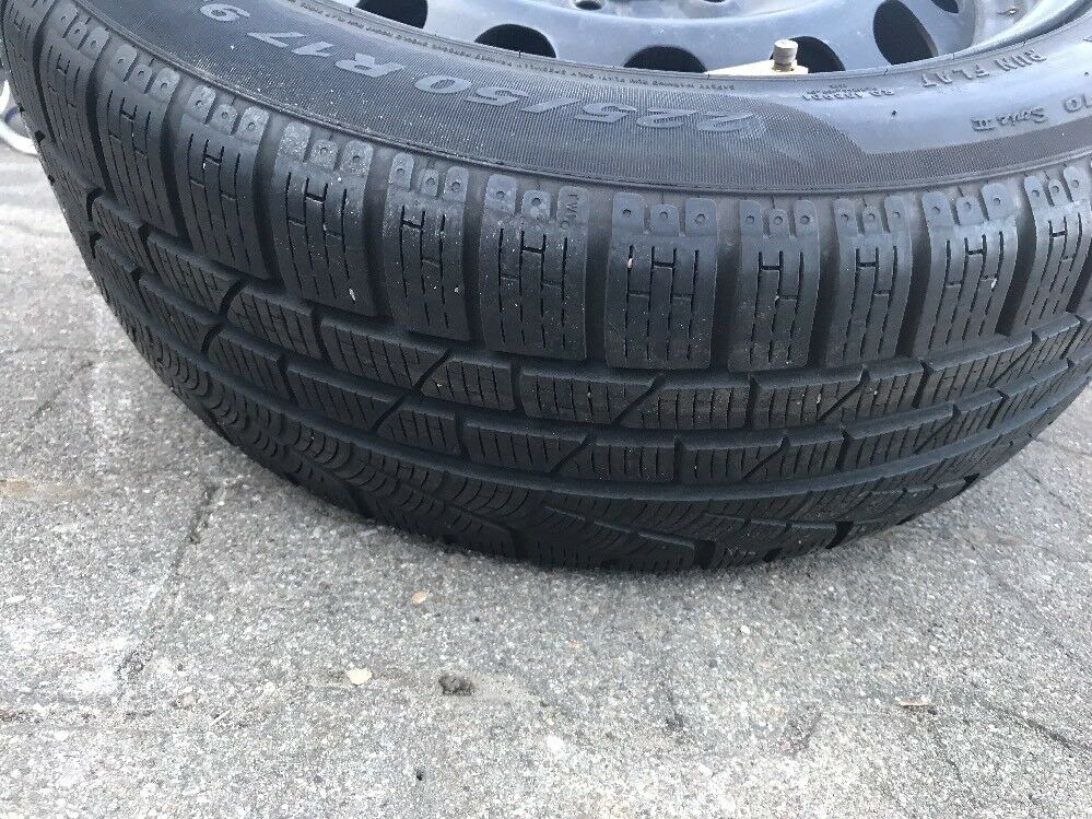 BMW X1 E84 PIRELLI SOTTOZERO 225 50 R17 94H Winterreifen RSC RUNFLAT REIFEN