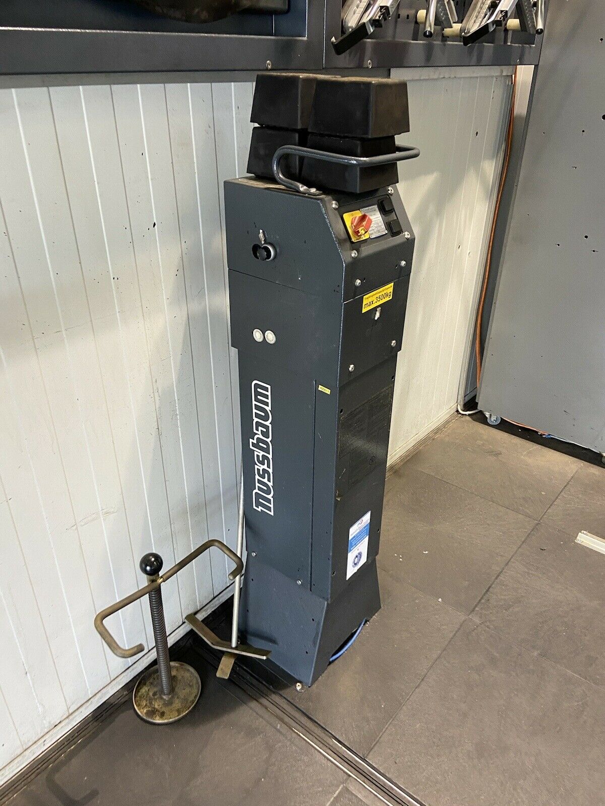 NUSSBAUM ACHSVERMESSUNGSBÜHNE & BREMSENPRÜFSTAND UNILIFT 3500 NT PLUS / NTS 520