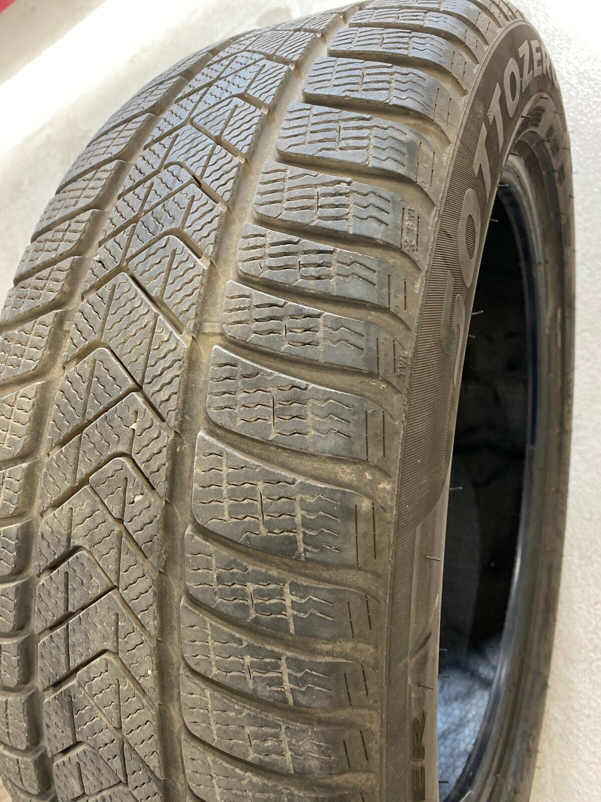 1x BMW 245 50 R19 105V RSC RUNFLAT Winterreifen PIRELLI SOTTOZERO 3 DOT5017