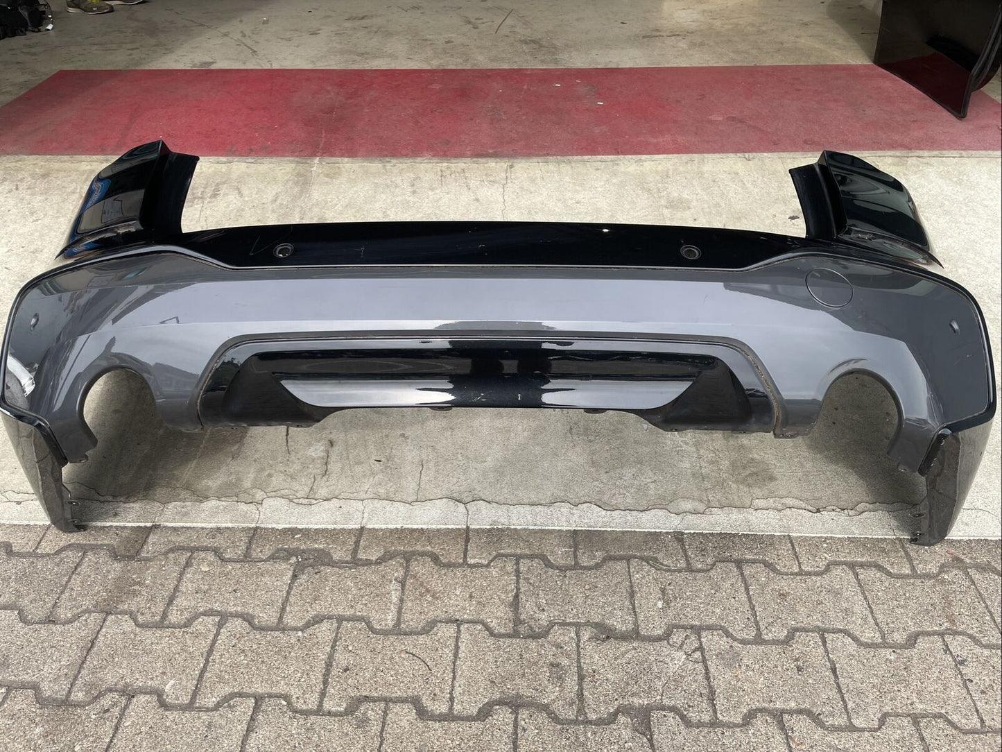 ORIGINAL BMW X1 F48 M PAKET NEUE MODELL Stoßstange PDC Diffusor 2 Flutig 8059877