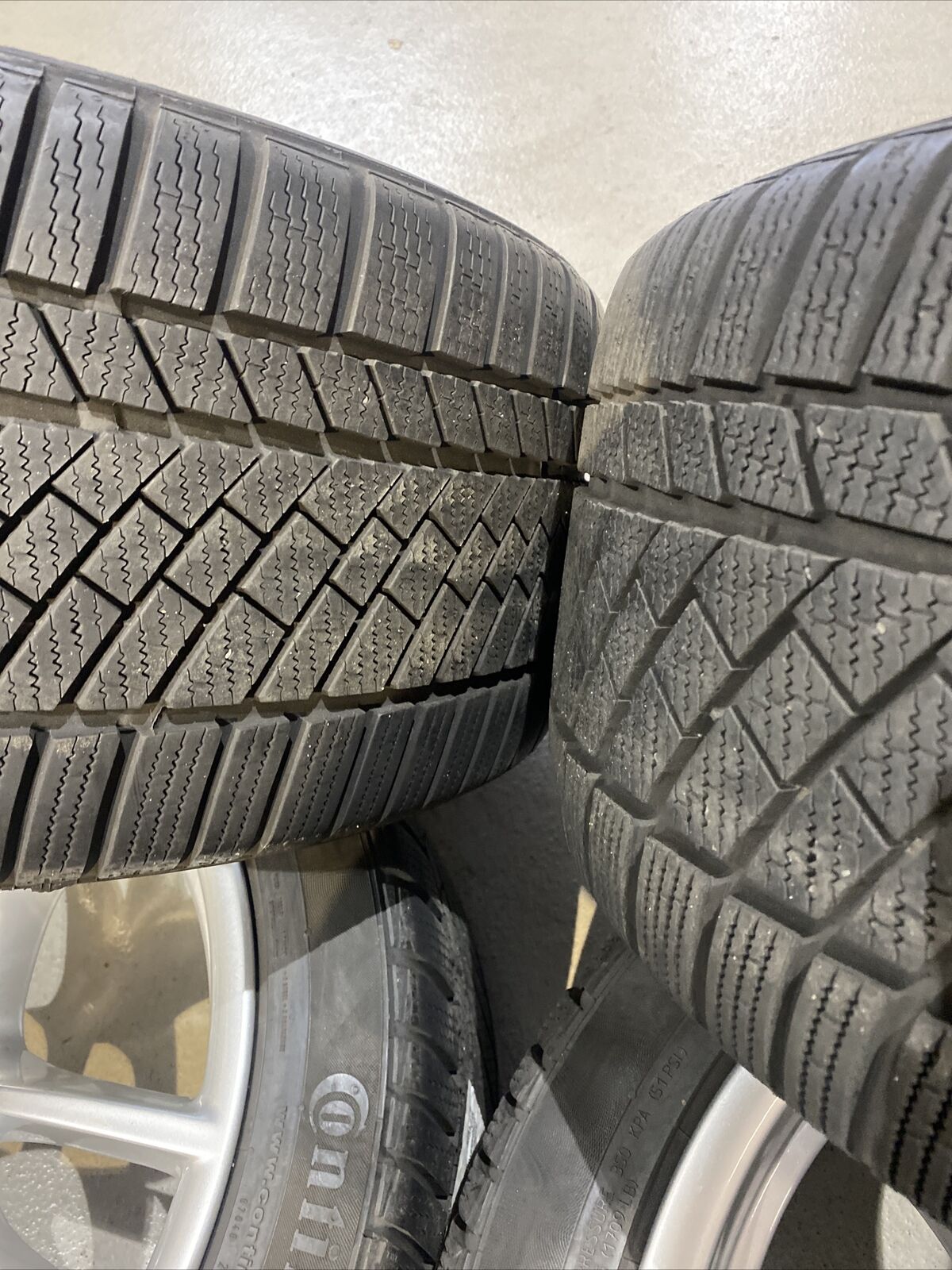 BMW F80 M3 F82 M4 F87 M2 Alufelgen M640 WINTERREIFEN 2284905 CONTINENTAL 2284906
