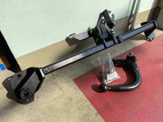 ORIG BMW X1 F48 ANHÄNGERKUPPLUNG abnehmbar QUERTRÄGER Verstärkung 6860955 NEUW.