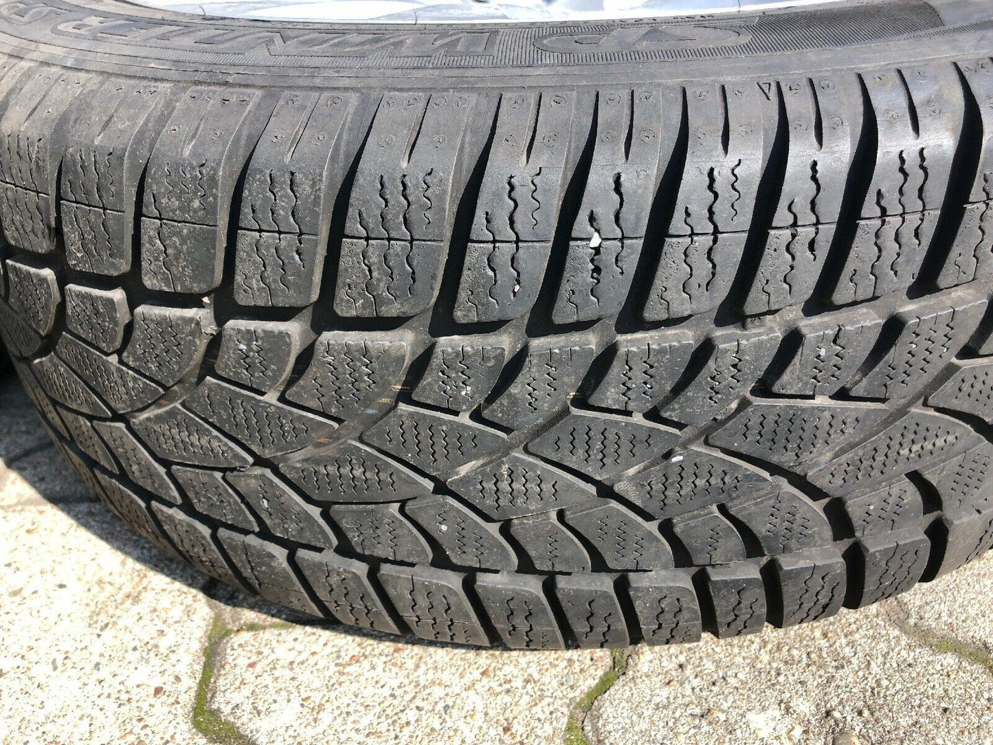BMW X1 E84 Winterreifen 225 50 R17 94H DUNLOP SP WINTER SPORT 3D m RADKAPPEN
