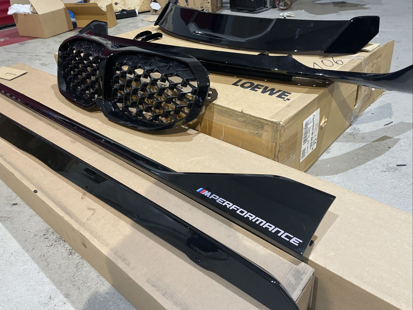 BMW 1er F40 PERFORMANCE Ziergitter 7450961 Seitenschweller Heck Spoiler BODYKIT