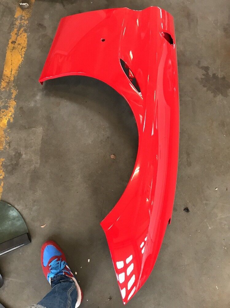 ORIGINAL FERRARI CALIFORNIA T F149M Kotflügel Seitenwand RECHTS