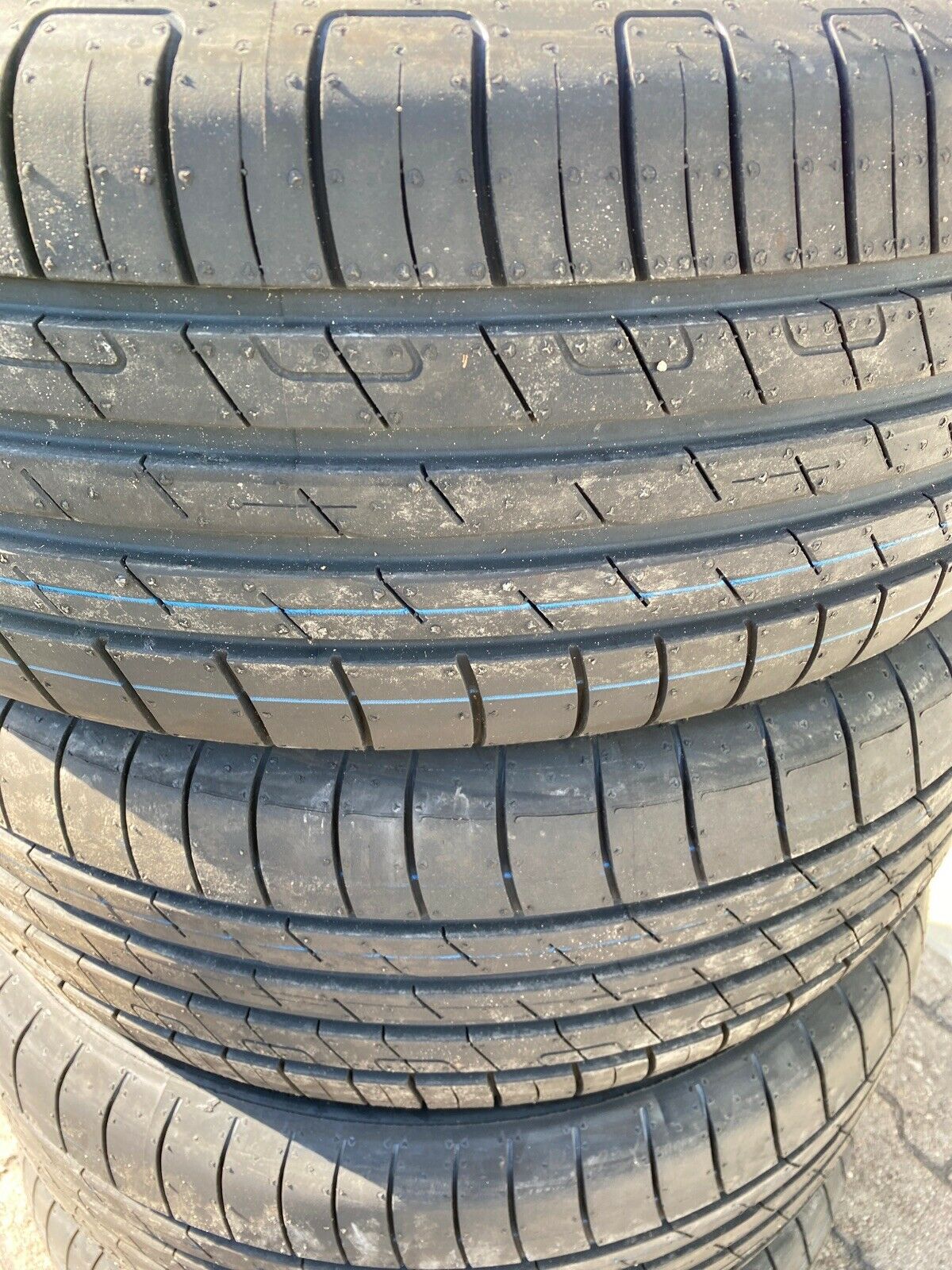 4x NEUE GOODYEAR EFFICIENT GRIP PERFORMANCE 225 55 R17 97W SOMMERREIFEN DOT4119