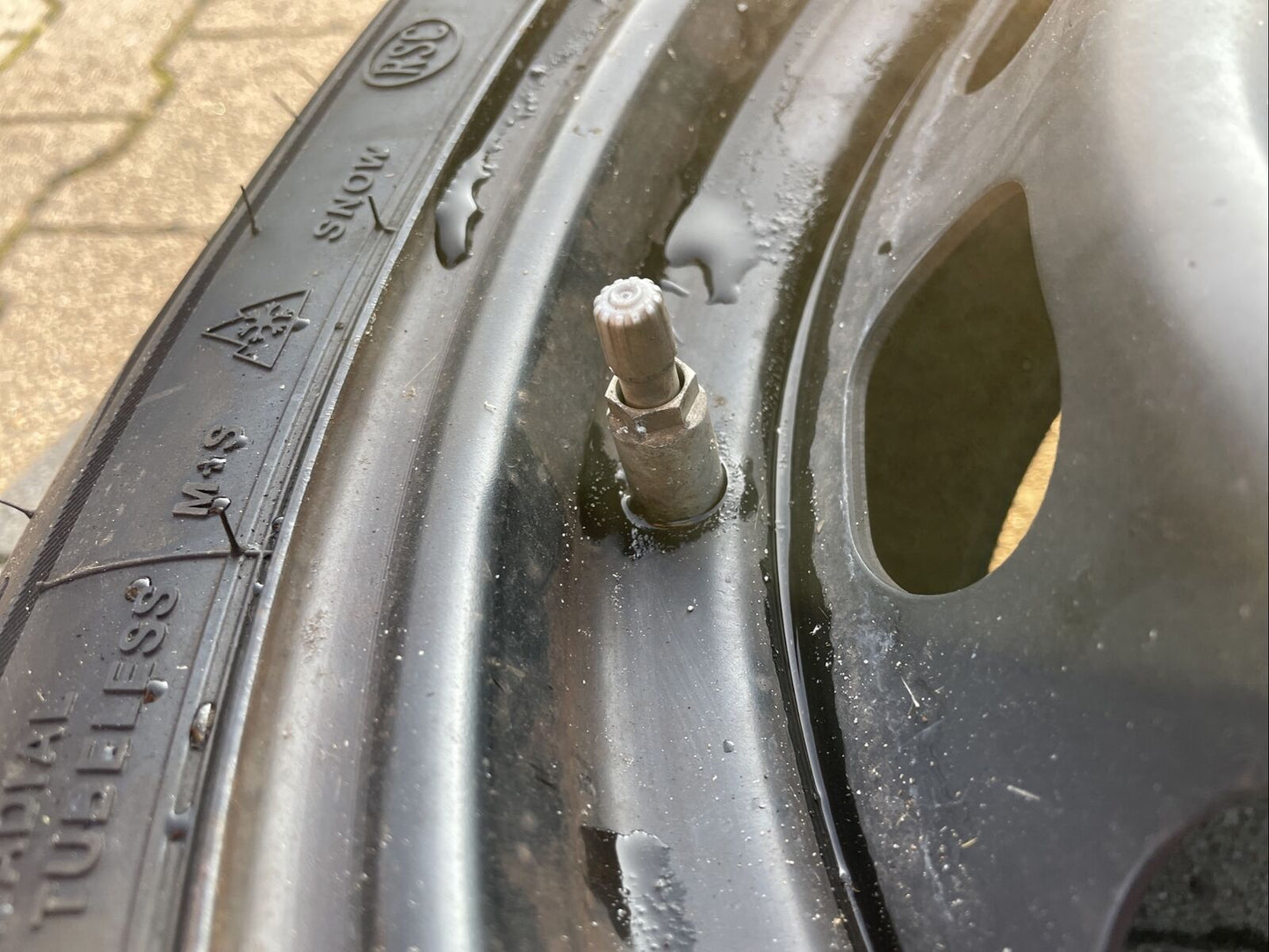 BMW F30 F31 Bridgestone RSC Winterreifen RDCI SENSOREN 205 60 R16 92H RADKAPPEN