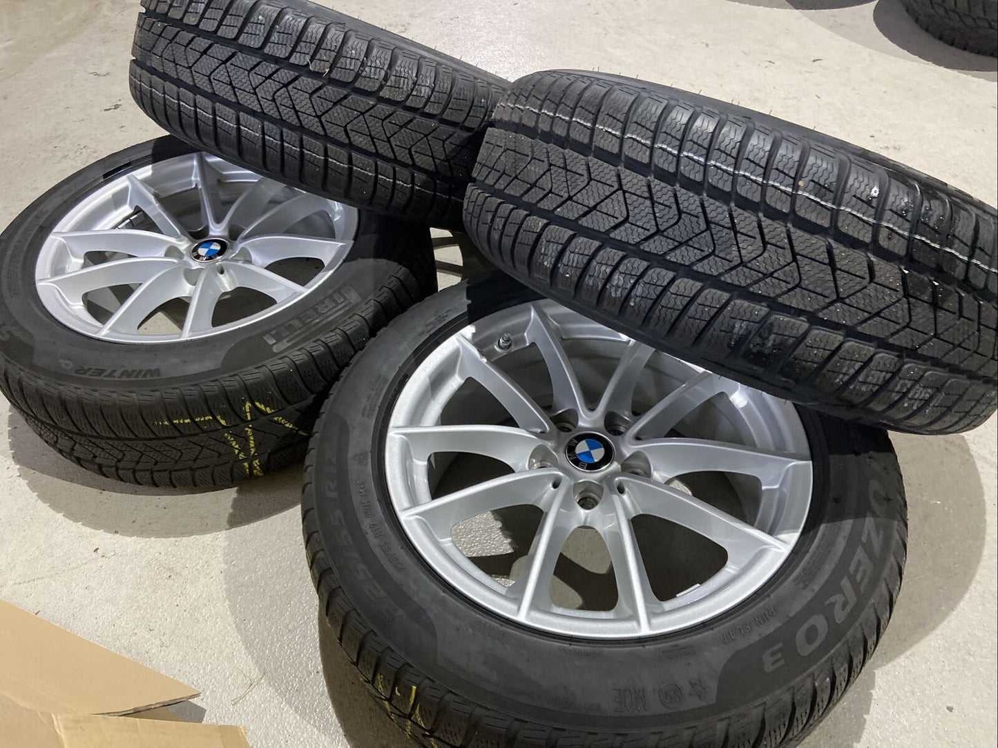 ORIGINAL BMW G30 G31 Styling 618 Alufelgen 6868217 WINTERREIFEN PIRELLI RSC RDCI