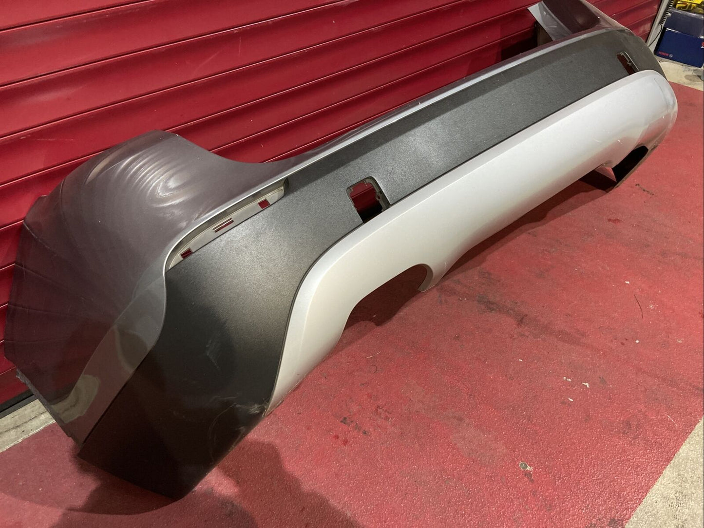 ORIGINAL BMW X1 E84 Stoßstange hinten KOMPLETT OHNE PDC Löcher VORFACELIFT