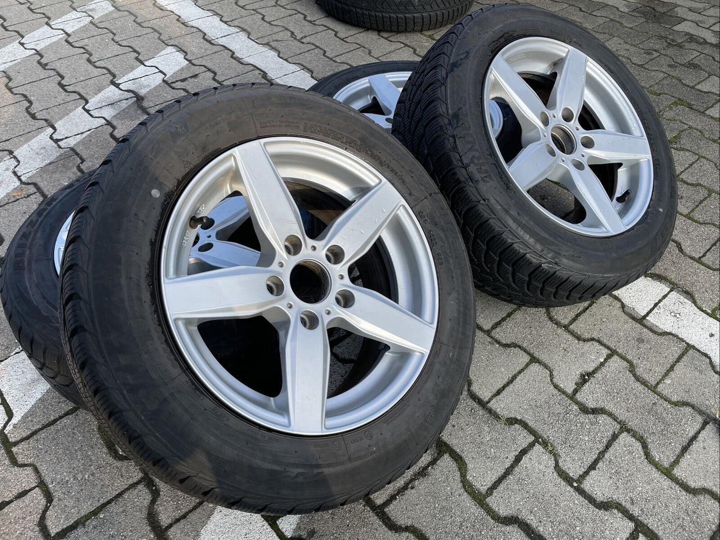 BMW F30 F31 DEZENT Alufelgen WINTERREIFEN 205 60 R16 92H KBA 49257 ET31