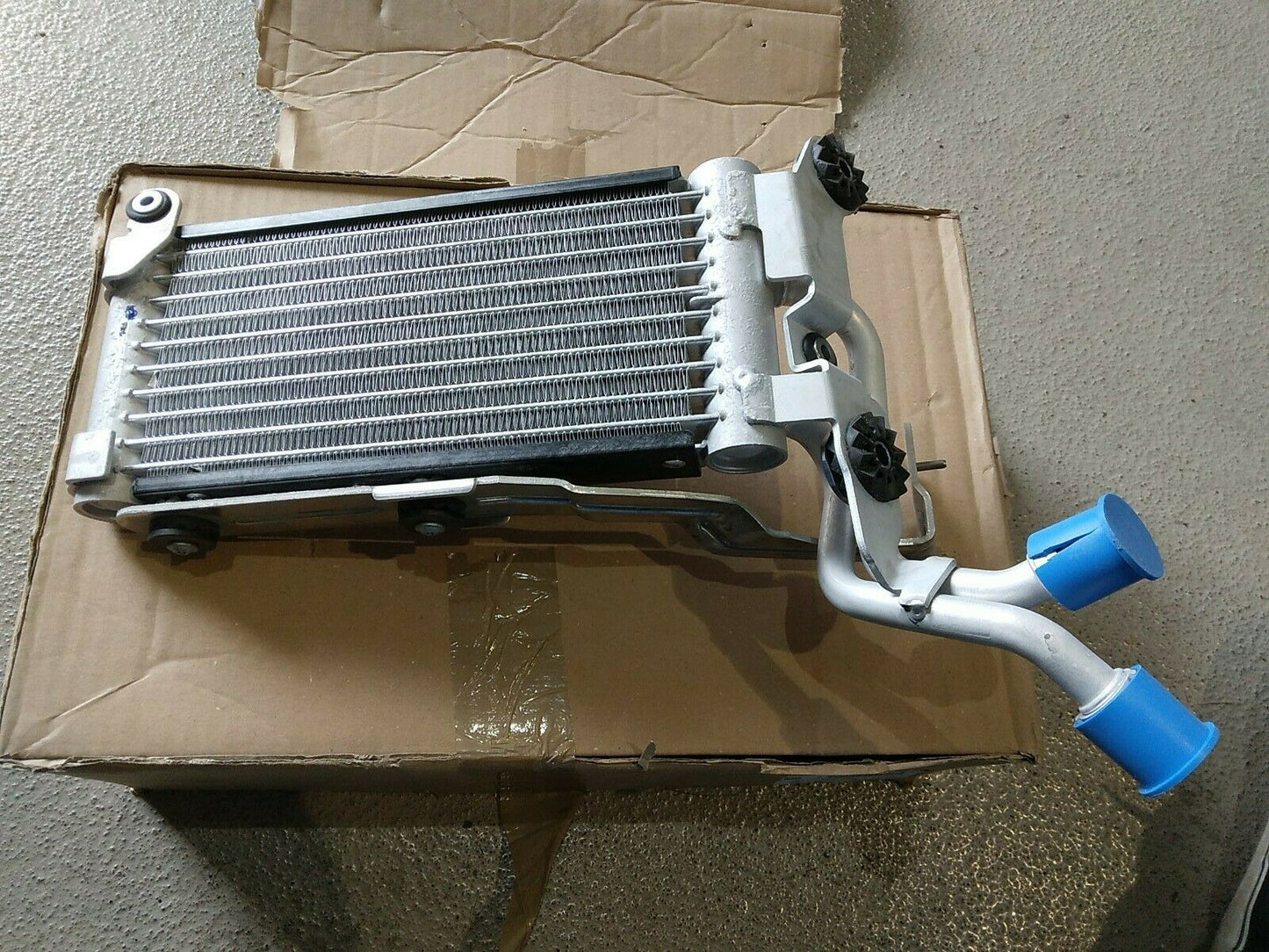 NEUE ORIG. BMW E82 M Coupé E92 E93 LCI 335is N54T ZUSATZ WASSERKÜHLER L 7602241