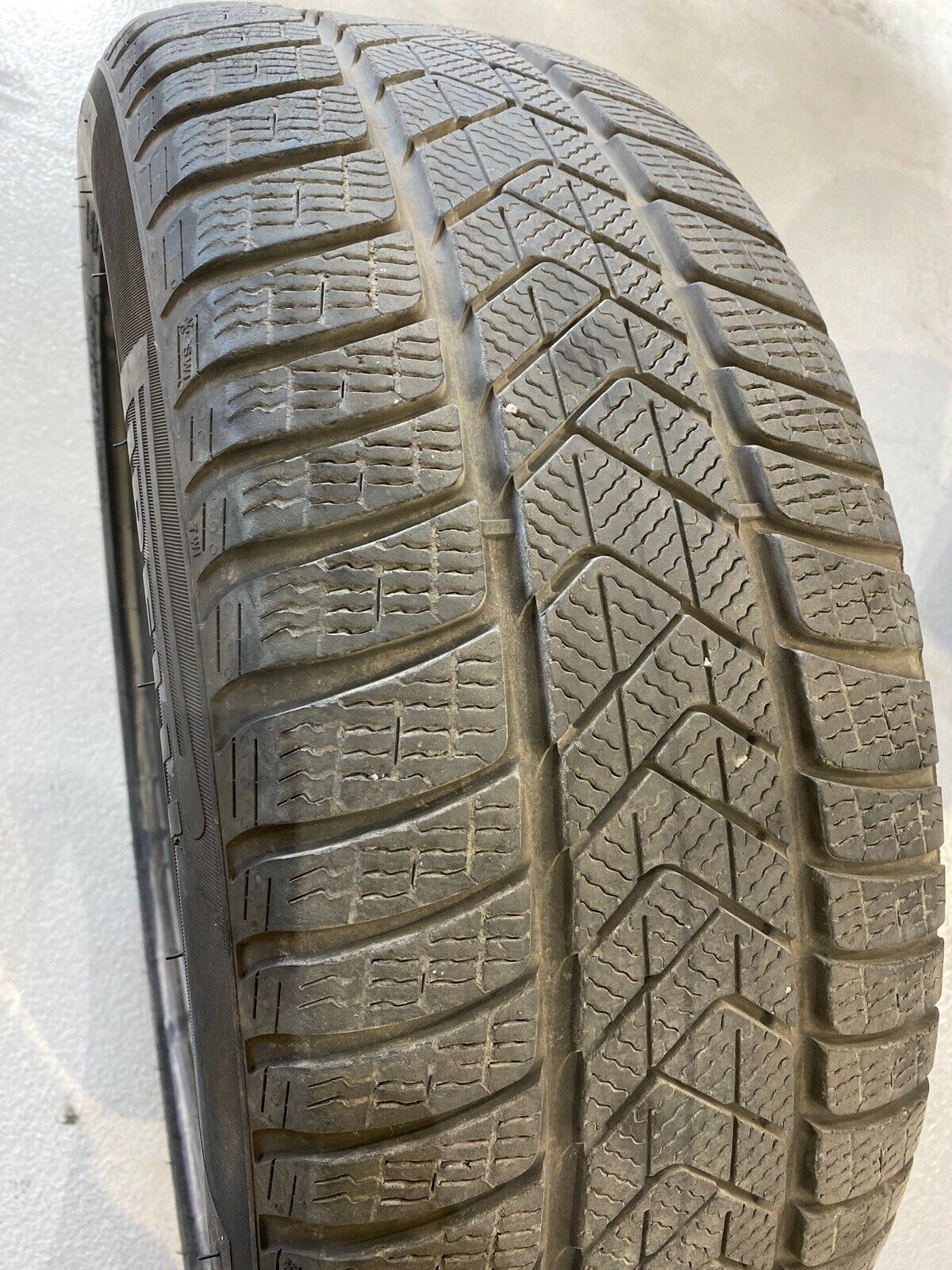 1x BMW 245 50 R19 105V RSC RUNFLAT Winterreifen PIRELLI SOTTOZERO 3 DOT5017