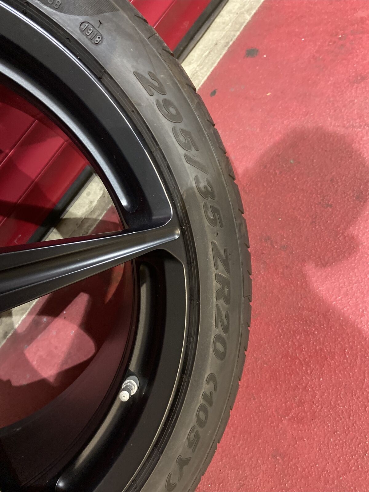 1x FERRARI 458 Alufelge DIAMOND 255226 HINTEN 295 35 ZR20 105Y Pirelli P ZERO