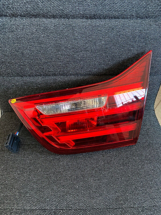 ORIGINAL BMW F32 F33 F36 F83 M4 Heckleuchte R. INNEN Rückleuchte 7296102 Bj 2019