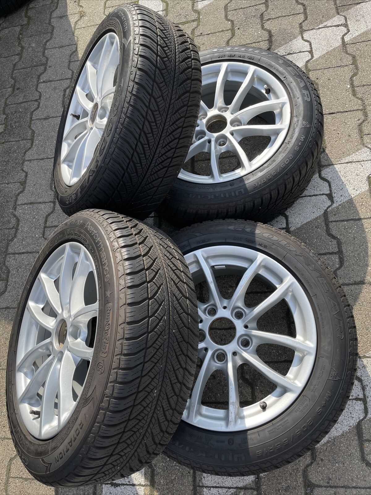 BMW F20 F21 F22 V Speiche 378 ALUFELGEN 205 55 R16 91H Winterreifen RSC 6796202