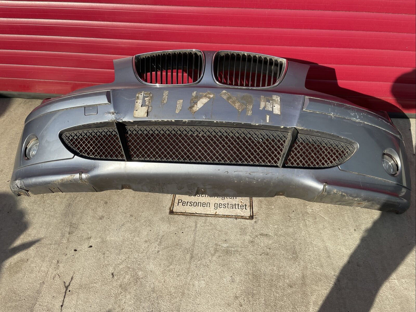 BMW E87 E81 Stoßstange VORNE mit GITTER NEBELSCHEINWERFER ZIERGITTER LEISTE