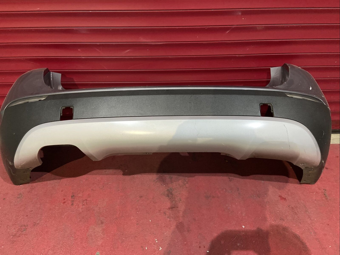 ORIGINAL BMW X1 E84 Stoßstange hinten KOMPLETT OHNE PDC Löcher VORFACELIFT