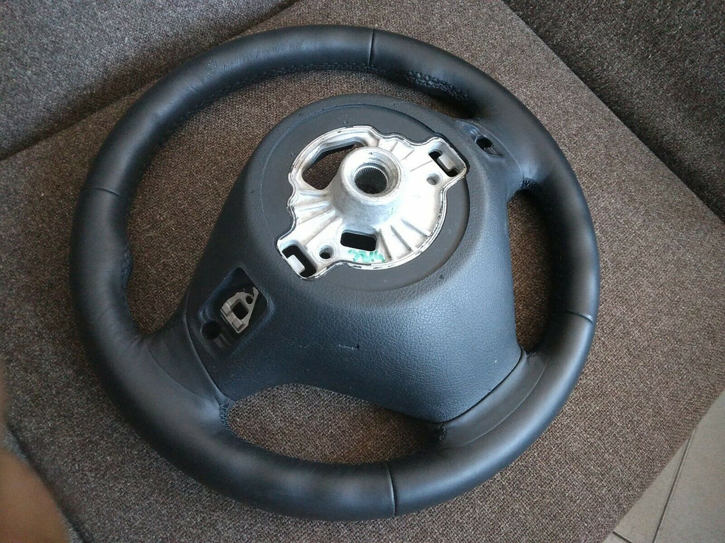 BMW F20 F22 F30 F31 F34 F35 Lenkrad Lederlenkrad 6854753 M SPORT Schaltwippen