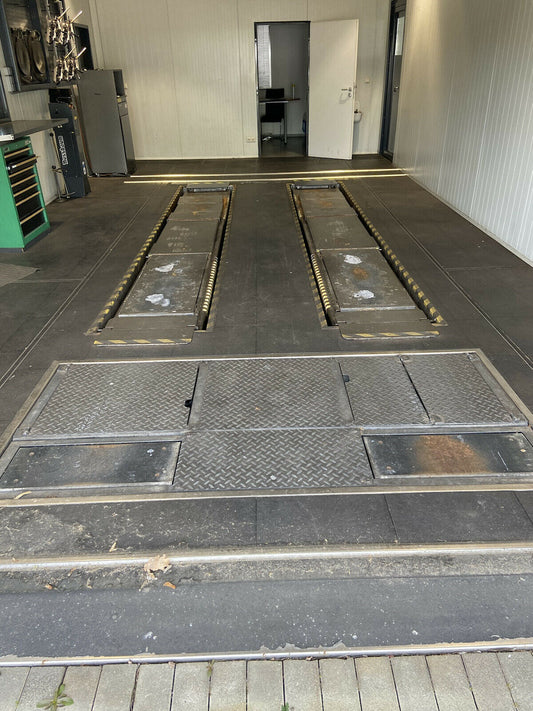 NUSSBAUM ACHSVERMESSUNGSBÜHNE & BREMSENPRÜFSTAND UNILIFT 3500 NT PLUS / NTS 520