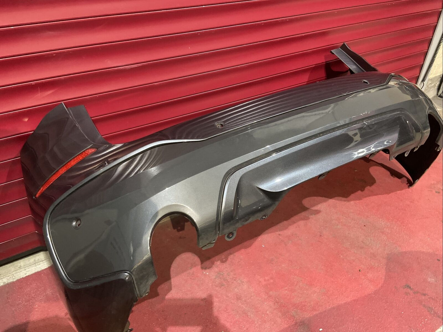 ORIGINAL BMW X1 F48 M PAKET NEUE MODELL Stoßstange PDC Diffusor 2 Flutig 8059877
