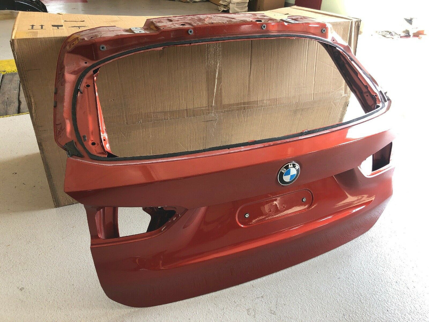 ORIGINAL BMW X1 F48 Heckklappe Kofferraumdeckel Neueste Modell