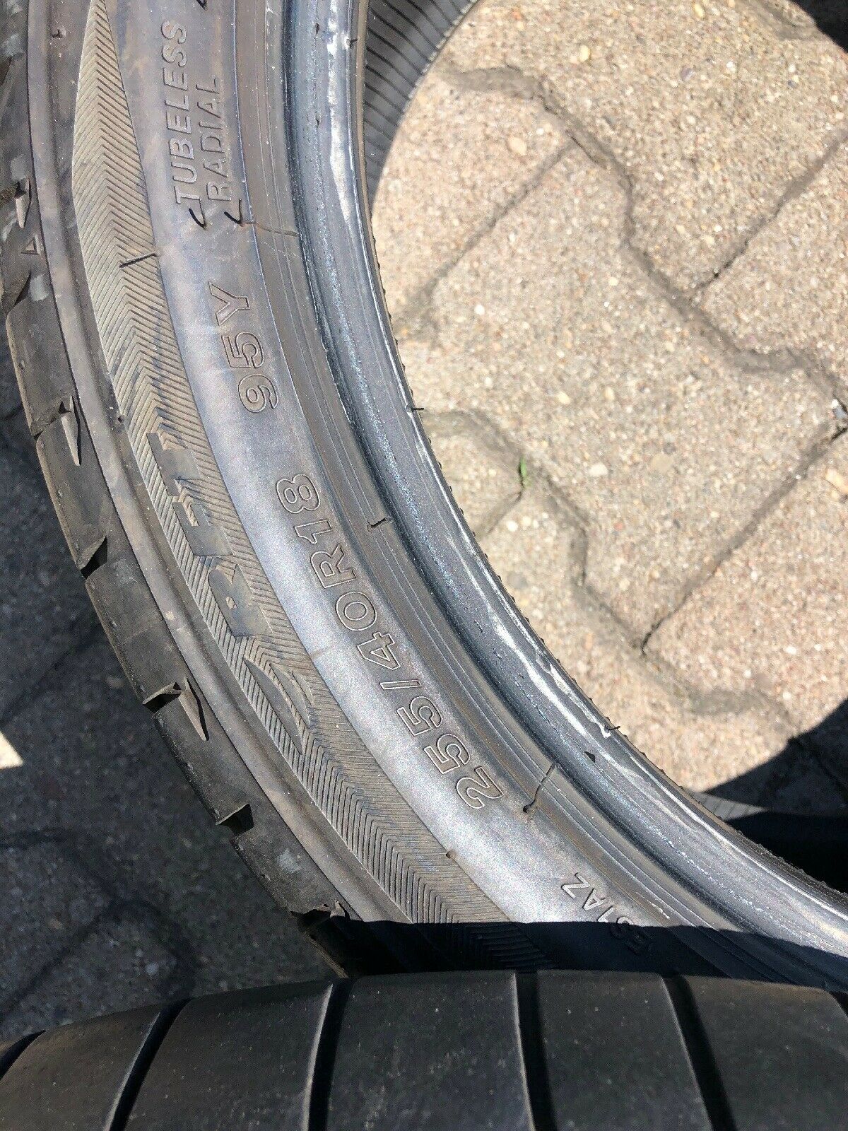 2x BMW F30 F31 F32 M Sommerreifen 255 40 R18 95Y BRIDGESTONE RSC