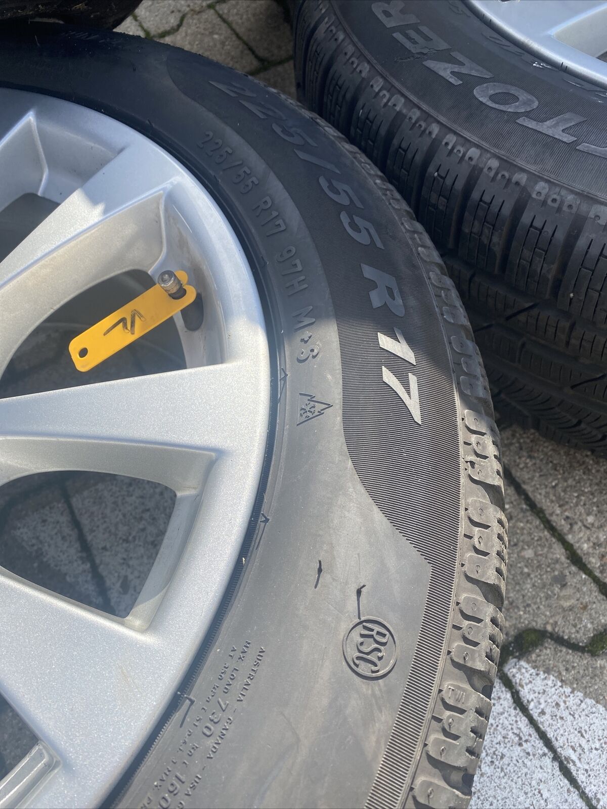 BMW F34 GT Alufelgen Styling 395 WINTERREIFEN PIRELLI 225 55 R17 97H 6859025