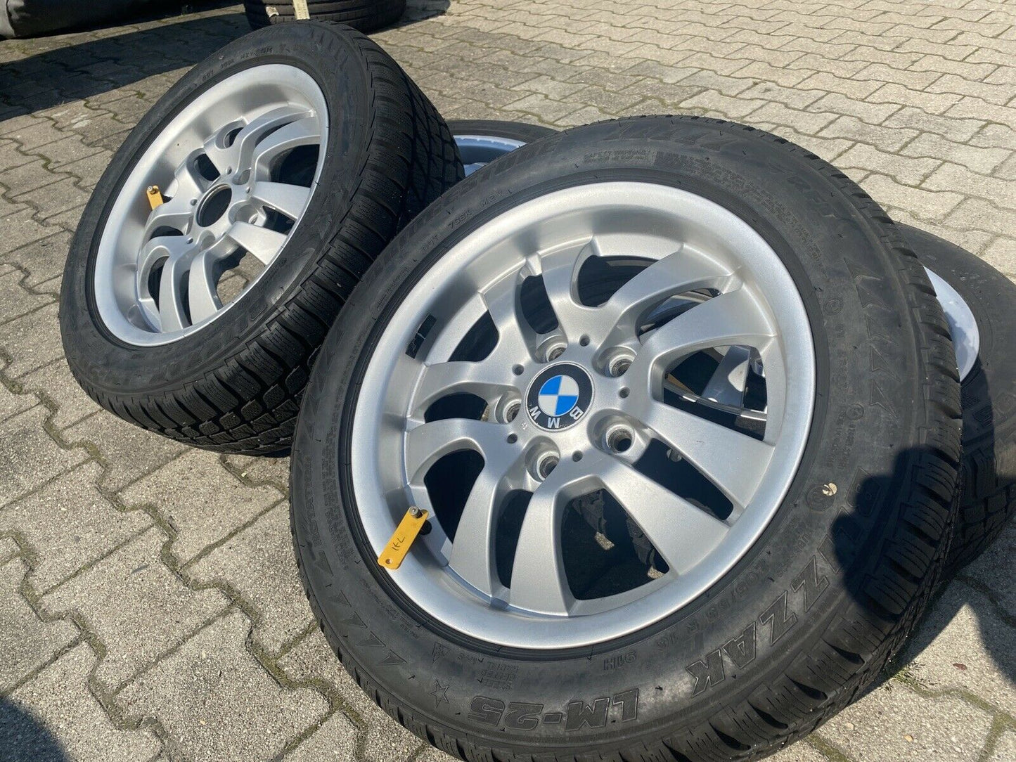 BMW E90 E91 Alufelgen Style 154 Winterreifen RSC 205 55 R16 91H Bridgest 6775593