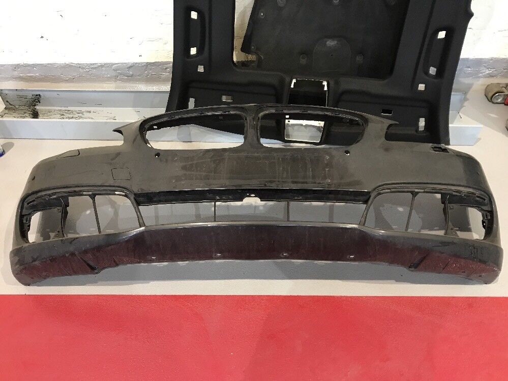 ORIGINAL BMW F10 F11 Stoßstange vorne LCI Facelift mit PDC & SWR Löcher