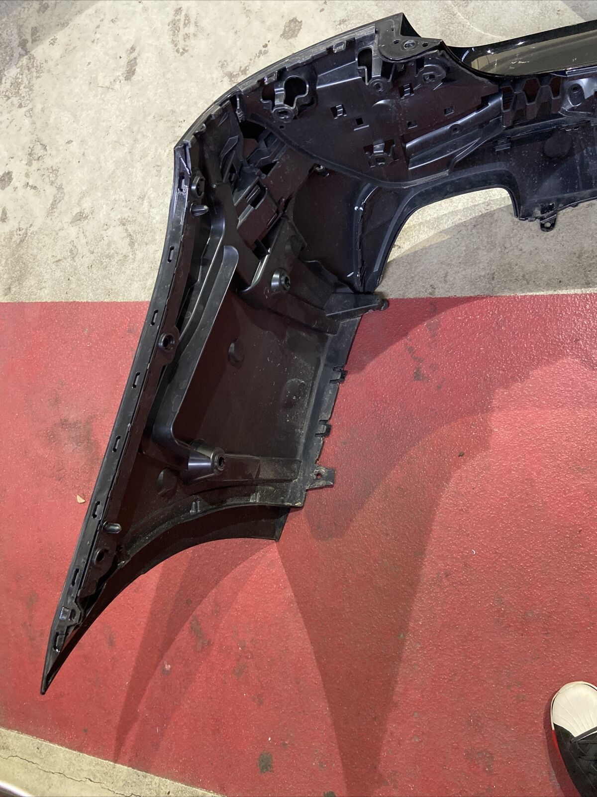 BMW G30 LCI Stoßstange hinten 9498613 inkl 3x Führung links rechts mitte