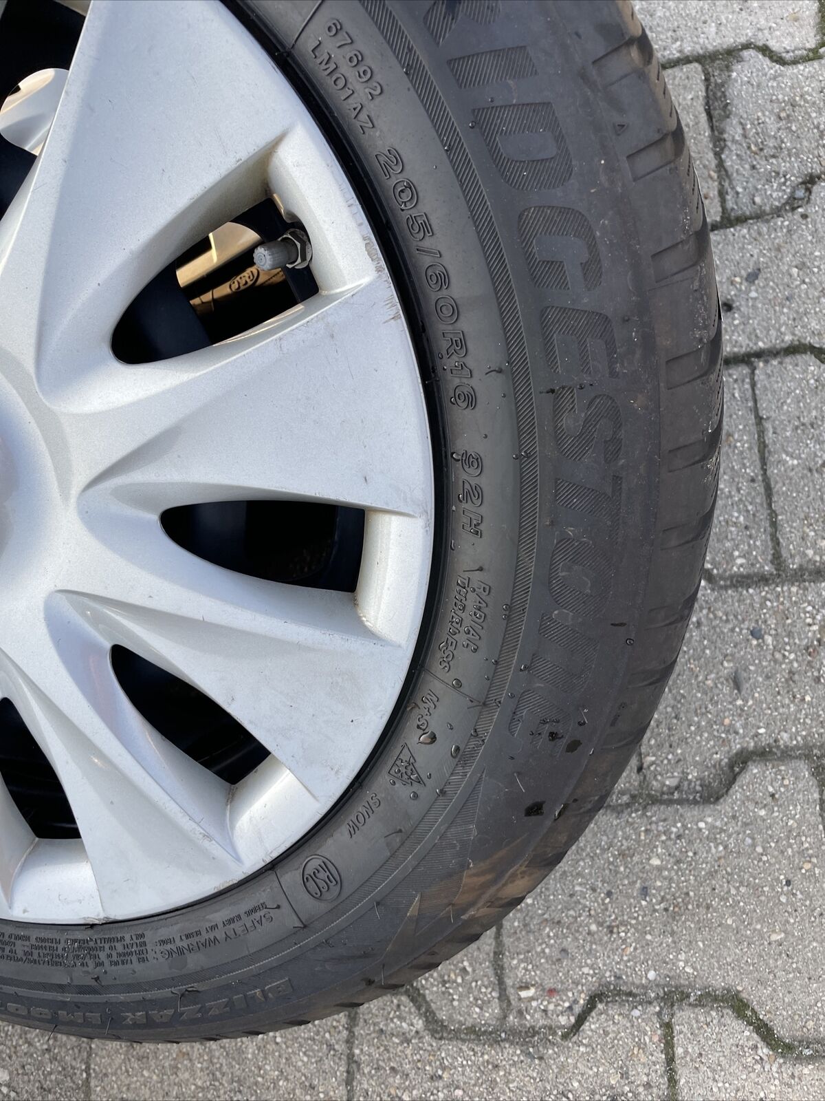 BMW F30 F31 Bridgestone RSC Winterreifen RDCI SENSOREN 205 60 R16 92H RADKAPPEN
